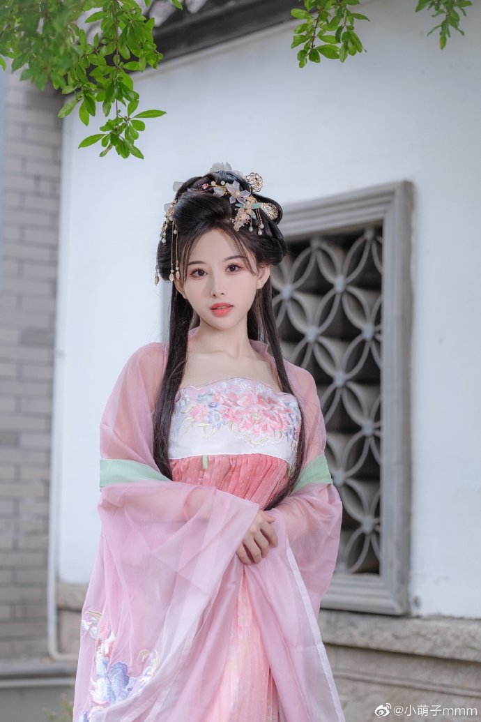 比悲伤更悲伤的故事 封面
