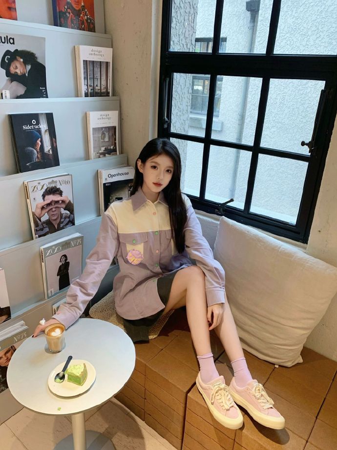 蹦蹦跳跳的世界 封面